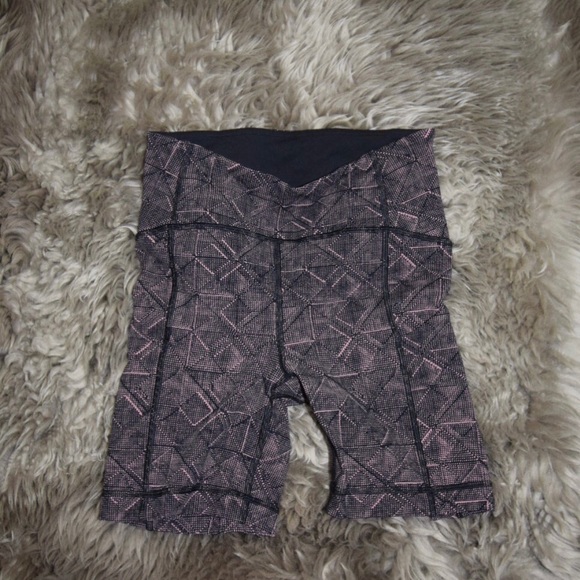 Lululemon Sole Training Short (6") - Picture 6 of 9